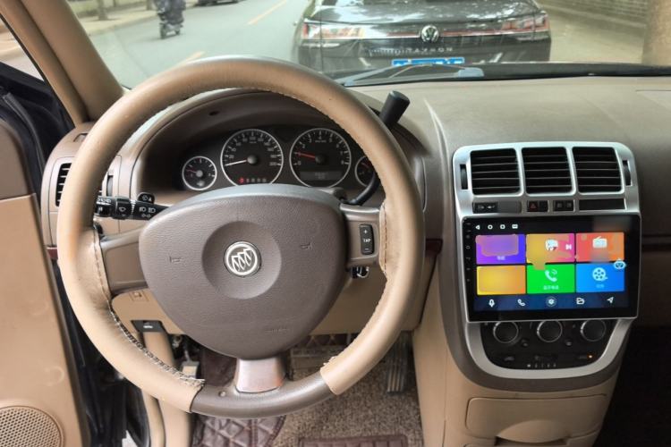 Used Buick GL8 2013 2.4L Classic Edition Center Console