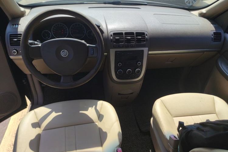 Used Buick GL8 2013 2.4L Comfort Edition Center Console