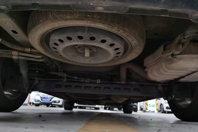Used Buick GL8 2013 2.4L Comfort Edition Chassis Rear