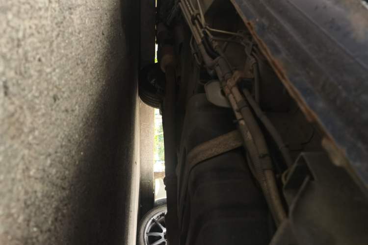 Used Buick GL8 2013 2.4L Classic Edition Chassis Rear Left