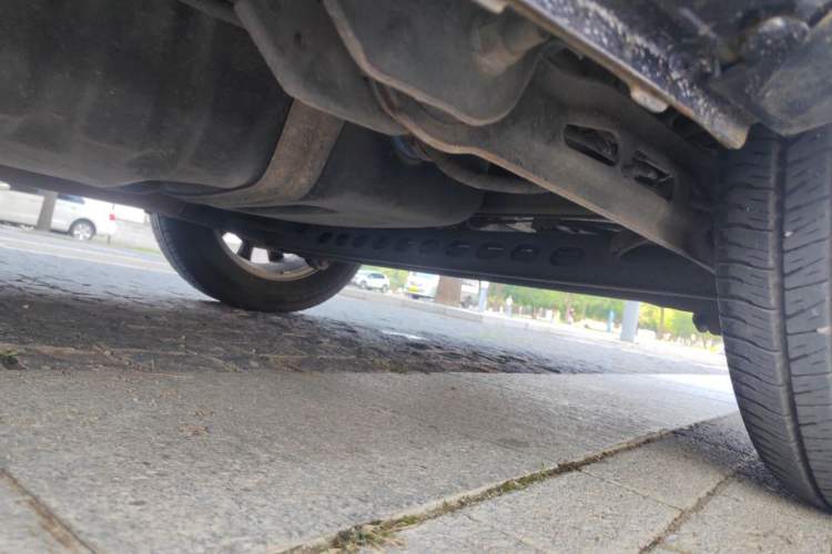 Used Buick GL8 2013 2.4L Classic Edition Chassis Rear Left