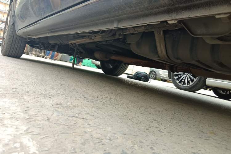 Used Buick GL8 2013 2.4L Comfort Edition Chassis Rear Left