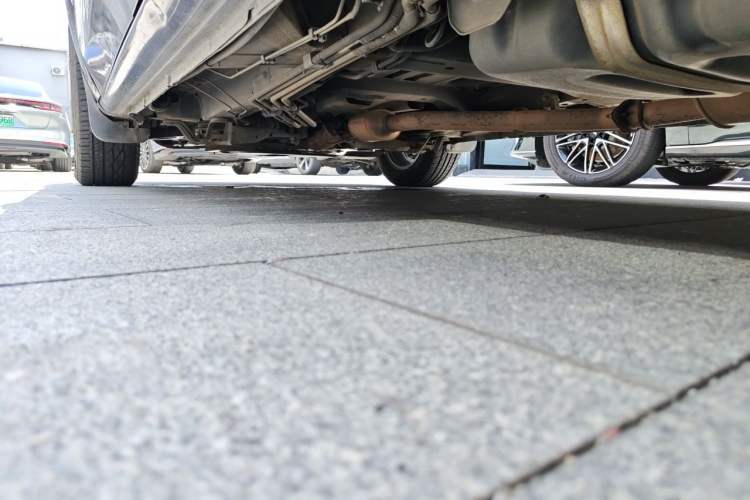Used Buick GL8 2013 2.4L Comfort Edition Chassis Rear Left