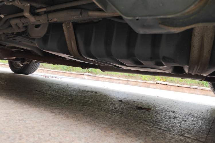 Used Buick GL8 2013 2.4L Classic Edition Chassis Rear Left