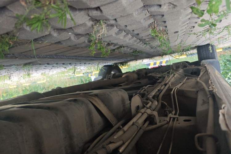 Used Buick GL8 2013 2.4L Classic Edition Chassis Rear Left