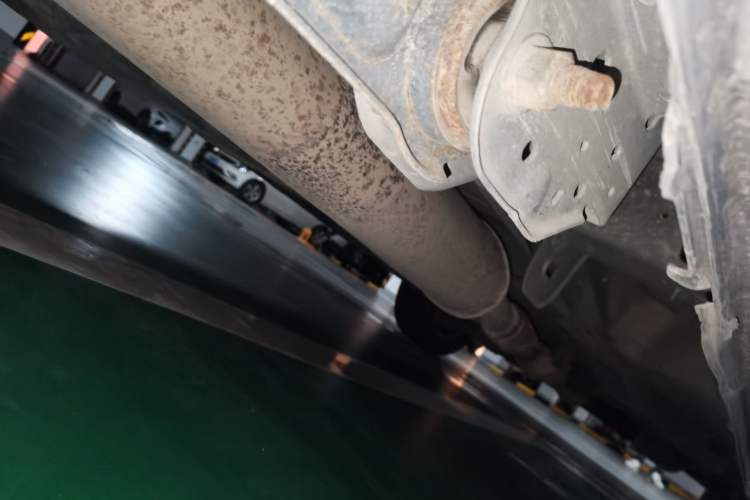 Used Buick GL8 2013 2.4L Comfort Edition Chassis Rear Right