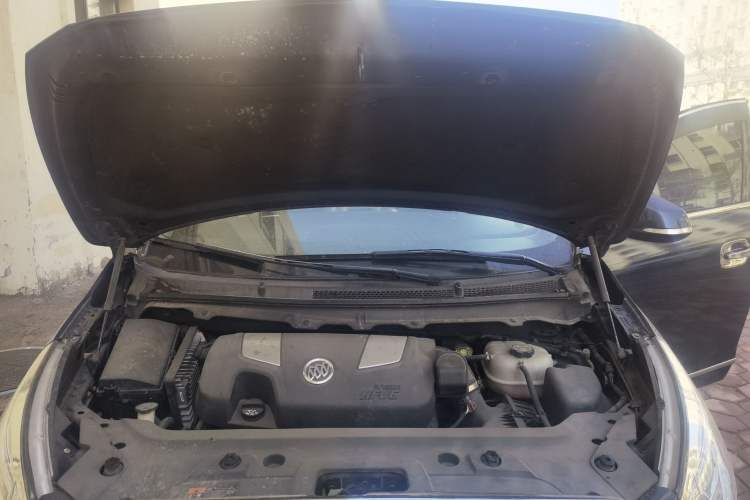 Used Buick GL8 2013 3.0L GT Luxury Business Haoya Edition Engine Bay