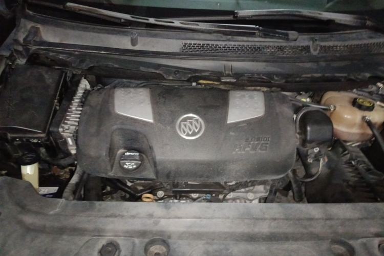 Used Buick GL8 2013 3.0L XT Luxury Business Flagship Edition Engine Bay
