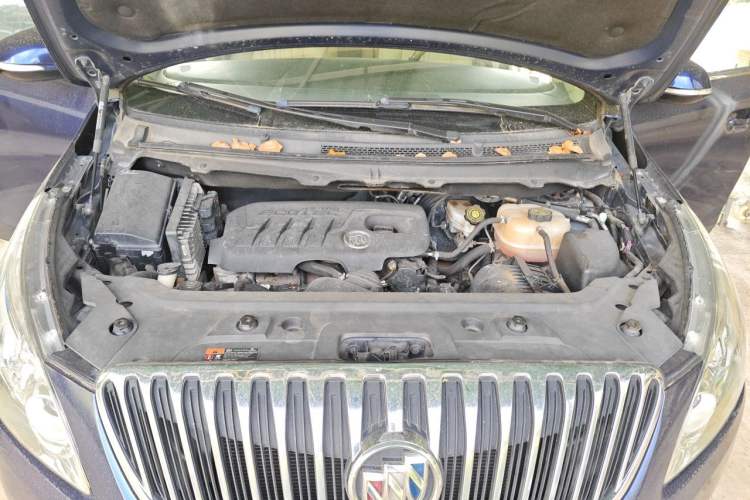 Used Buick GL8 2013 2.4L CT Luxury Business Comfort Edition Engine Bay