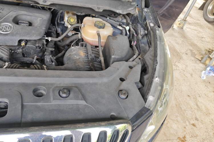 Used Buick GL8 2013 2.4L CT Luxury Business Comfort Edition Engine Bay Left