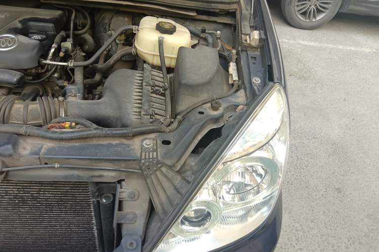 Used Buick GL8 2013 2.4L Comfort Edition Engine Bay Left