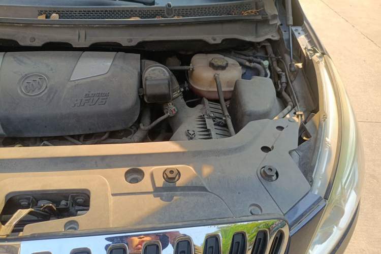Used Buick GL8 2013 3.0L XT Luxury Business Flagship Edition Engine Bay Left