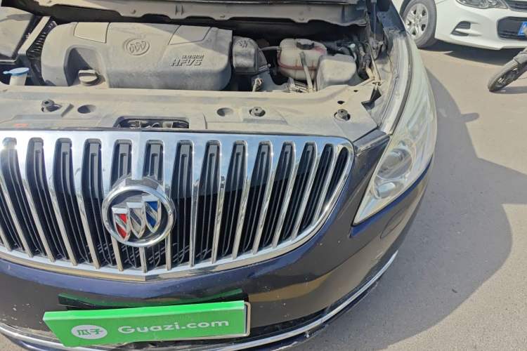 Used Buick GL8 2013 3.0L GT Luxury Business Haoya Edition Engine Bay Left