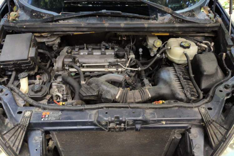 Used Buick GL8 2013 2.4L Comfort Edition Engine Bay