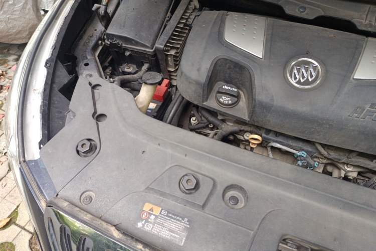 Used Buick GL8 2013 3.0L XT Luxury Business Flagship Edition Engine Bay Right