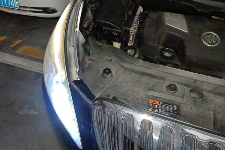Used Buick GL8 2013 3.0L XT Luxury Business Flagship Edition Engine Bay Right