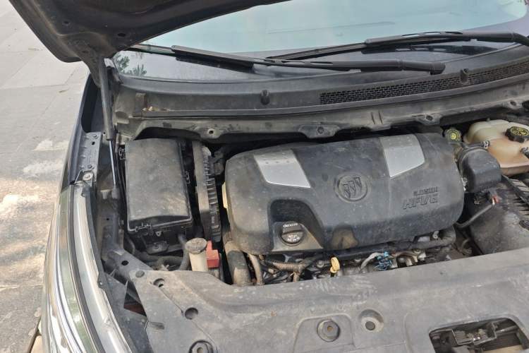 Used Buick GL8 2013 3.0L GT Luxury Business Haoya Edition Engine Bay Right