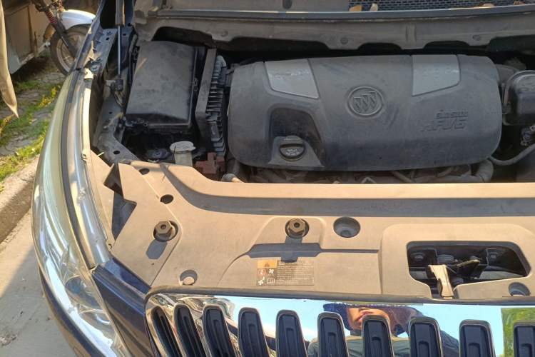 Used Buick GL8 2013 3.0L XT Luxury Business Flagship Edition Engine Bay Right