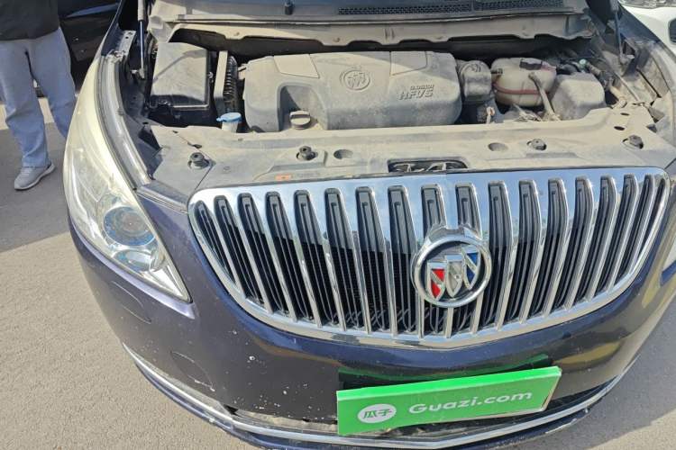 Used Buick GL8 2013 3.0L GT Luxury Business Haoya Edition Engine Bay Right