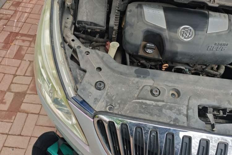 Used Buick GL8 2013 3.0L GT Luxury Business Haoya Edition Engine Bay Right