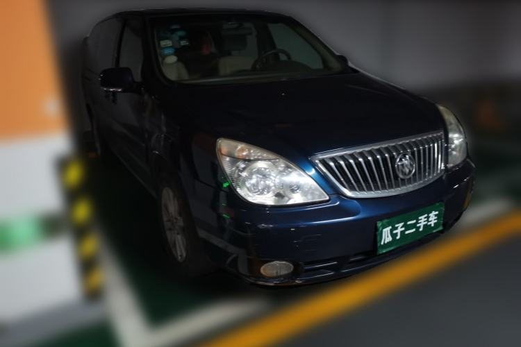 Used Buick GL8 2013 2.4L Comfort Edition Front Right 45 Deg
