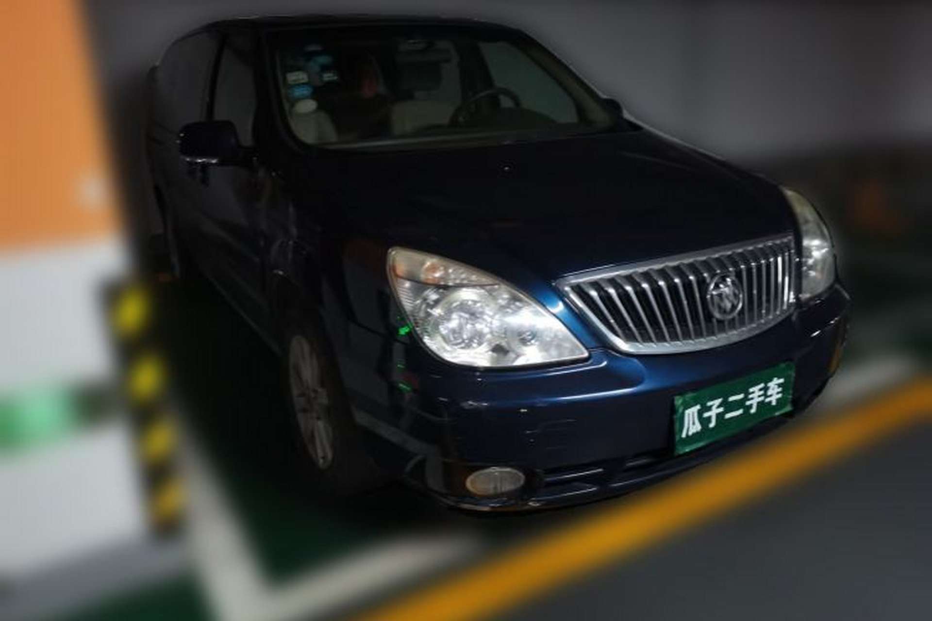 Used Buick GL8 2013 2.4L Comfort Edition Front Right 45 Deg