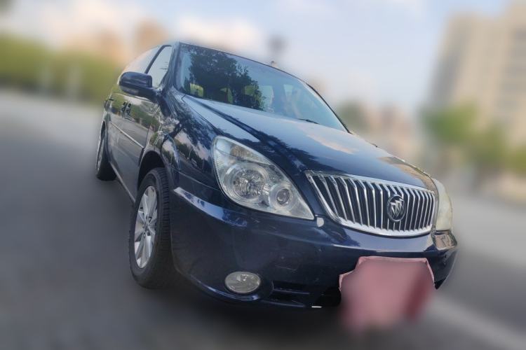 Used Buick GL8 2013 2.4L Classic Edition Front Right 45 Deg