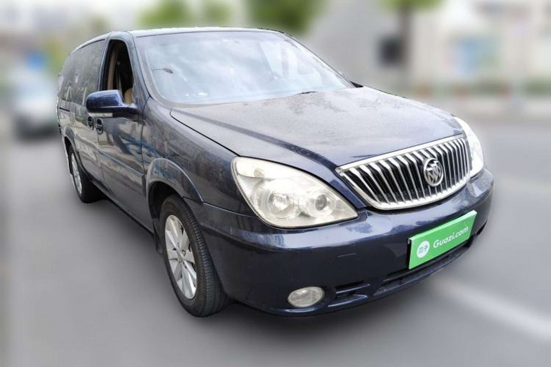 Used Buick GL8 2013 2.4L Classic Edition Front Right 45 Deg
