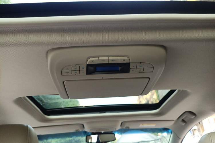 Used Buick GL8 2013 3.0L XT Luxury Business Flagship Edition Headliner