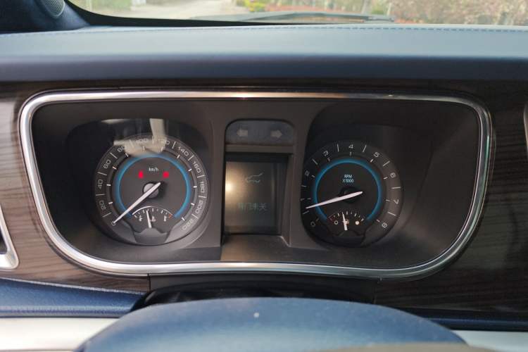 Used Buick GL8 2013 3.0L GT Luxury Business Haoya Edition Instrument Cluster