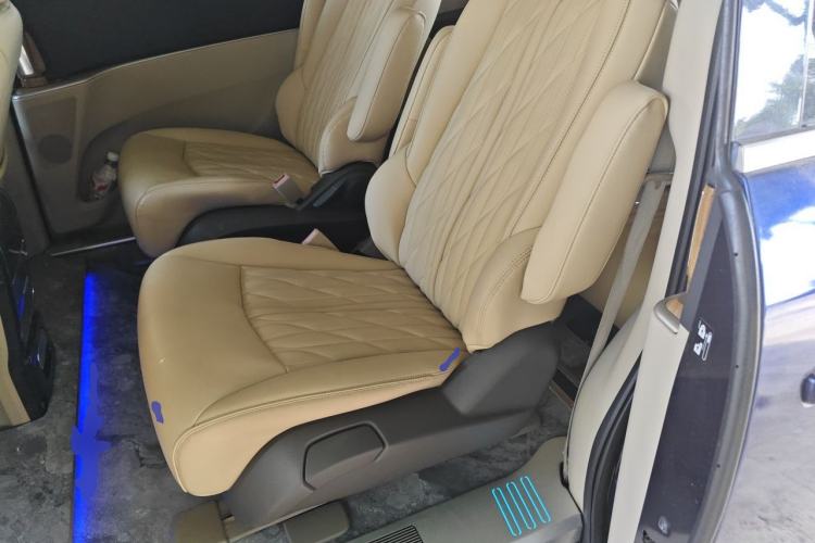 Used Buick GL8 2013 2.4L CT Luxury Business Comfort Edition Left Rear Seat