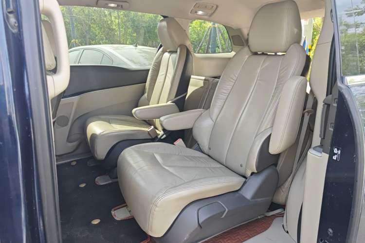 Used Buick GL8 2013 3.0L GT Luxury Business Haoya Edition Left Rear Seat