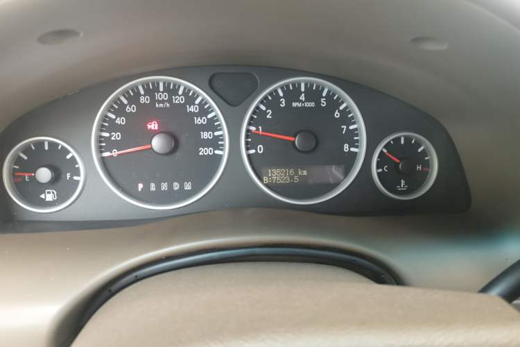 Used Buick GL8 2013 2.4L Classic Edition Odometer Close Up