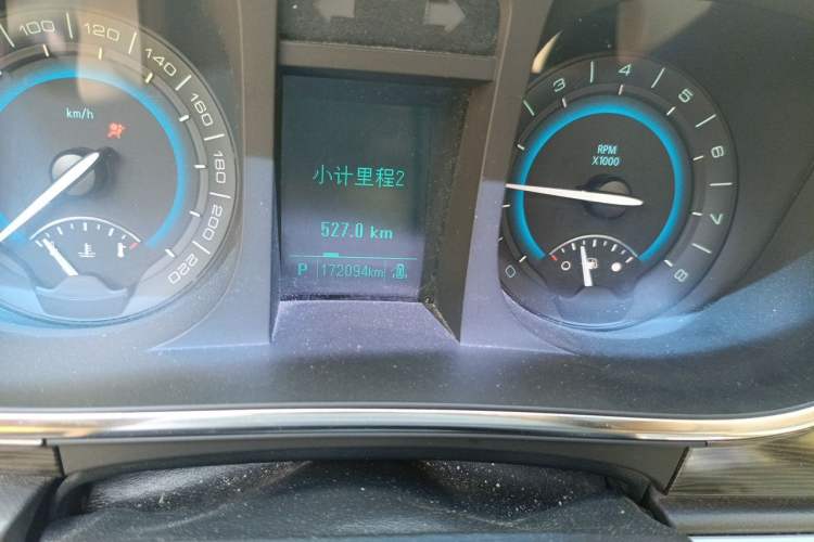 Used Buick GL8 2013 2.4L CT Luxury Business Comfort Edition Odometer Close Up