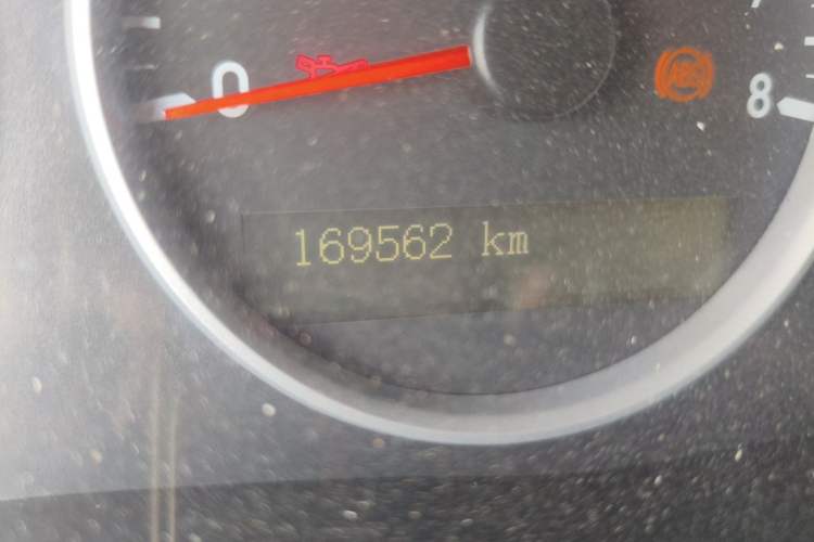 Used Buick GL8 2013 2.4L Comfort Edition Odometer Close Up