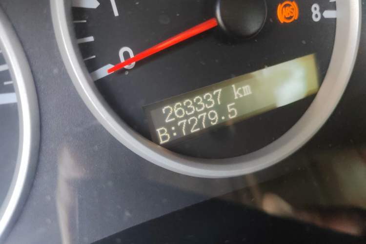 Used Buick GL8 2013 2.4L Classic Edition Odometer Close Up