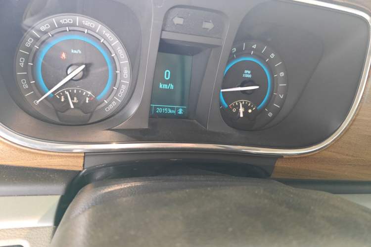 Used Buick GL8 2013 2.4L CT Luxury Business Comfort Edition Odometer Close Up