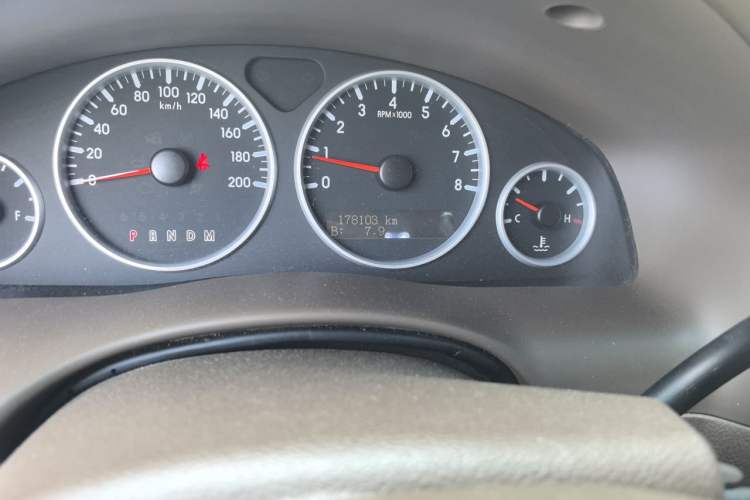 Used Buick GL8 2013 2.4L Comfort Edition Odometer Close Up