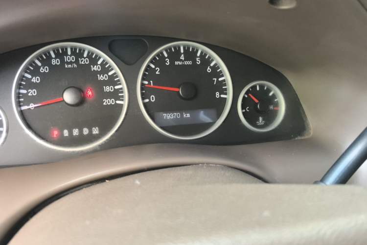 Used Buick GL8 2013 2.4L Classic Edition Odometer Close Up