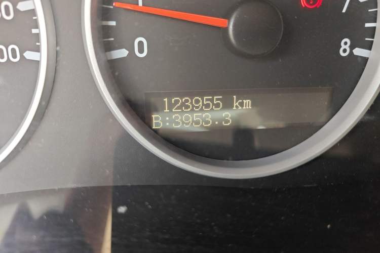 Used Buick GL8 2013 2.4L Classic Edition Odometer Close Up