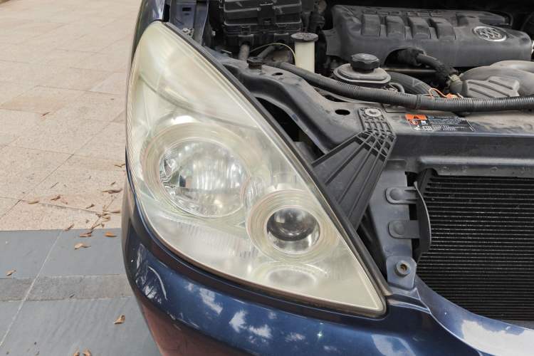 Used Buick GL8 2013 2.4L Classic Edition Right Front Headlight