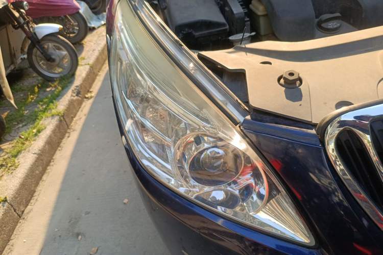 Used Buick GL8 2013 3.0L XT Luxury Business Flagship Edition Right Front Headlight