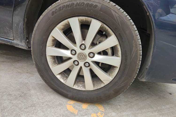 Used Buick GL8 2013 2.4L Comfort Edition Right Front Wheel Hub