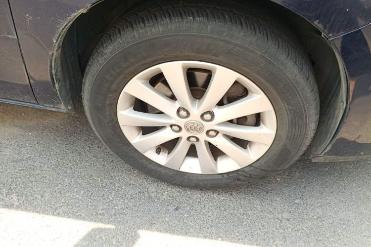 Used Buick GL8 2013 2.4L CT Luxury Business Comfort Edition Right Front Wheel Hub
