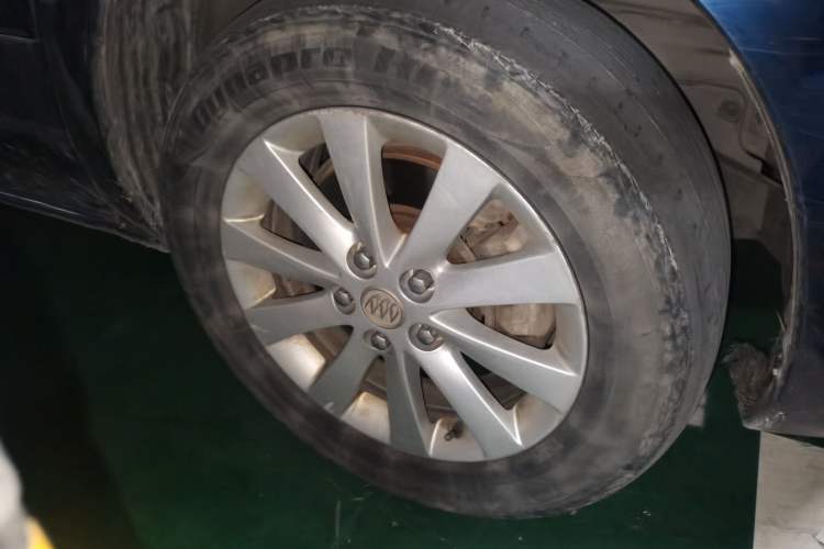 Used Buick GL8 2013 2.4L Comfort Edition Right Front Wheel Hub