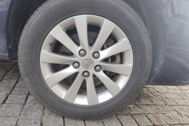 Used Buick GL8 2013 2.4L Classic Edition Right Front Wheel Hub