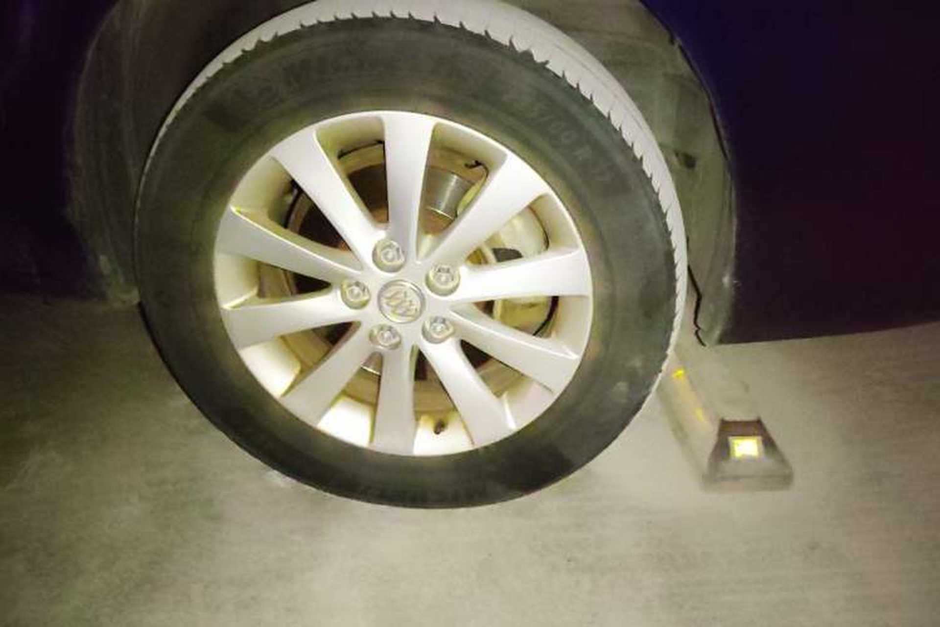 Used Buick GL8 2013 2.4L Classic Edition Right Front Wheel Hub