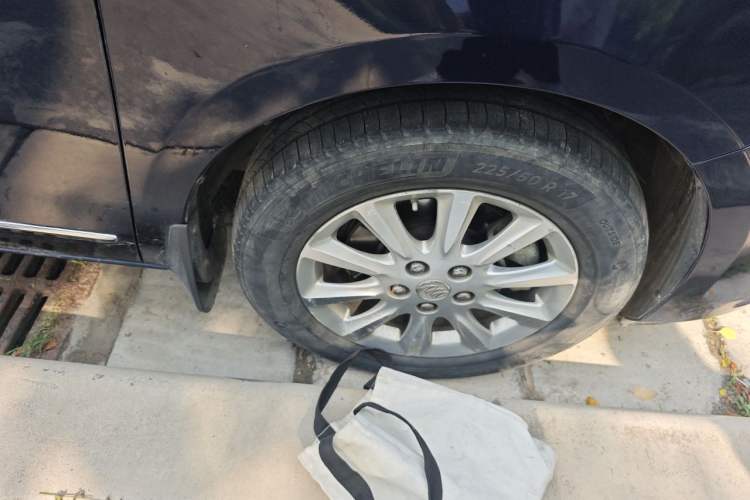 Used Buick GL8 2013 3.0L GT Luxury Business Haoya Edition Right Front Wheel Hub