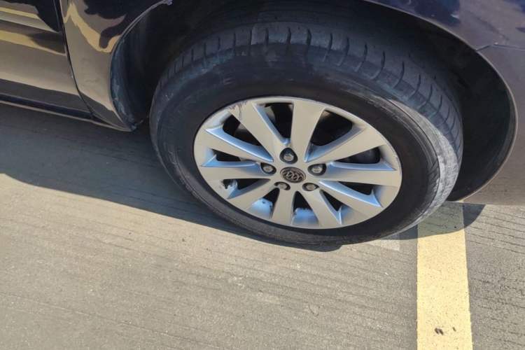 Used Buick GL8 2013 2.4L Comfort Edition Right Front Wheel Hub