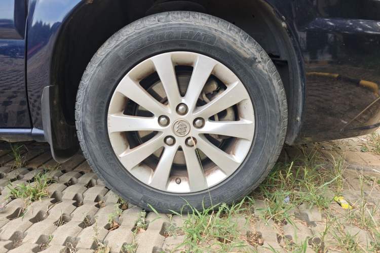 Used Buick GL8 2013 2.4L Classic Edition Right Front Wheel Hub